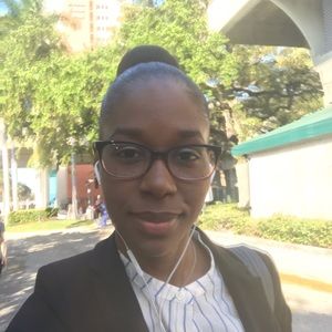 Meet your Posher, Damena